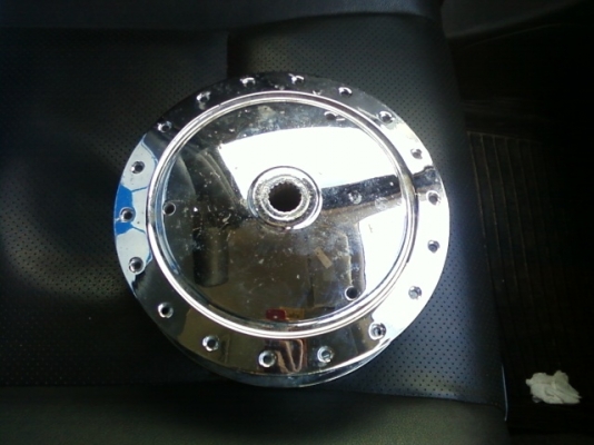 ขายดุมหลัง ออโต้เมติก yamaha honda ชุบโครเมียม ราคา 300 บาท