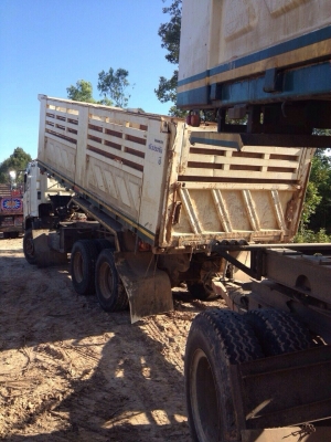 ขายรถบรรทุกสิบล้อดัมพ์ HINO S500 เครื่อง 344 แรง ปี 55 กระบะดัมพ์สามมิตร ลูก 3 เพลาแท้ยาว 6.80 เมตร ขายรถบรรทุกสิบล้อดัมพ์ HINO S500 เครื่อง 344 แรง ปี 55 กระบะดัมพ์สามมิตร ลูก 3 เพลาแท้ยาว 6.80 เมตร