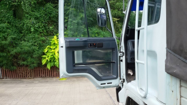 #ขายรถหกล้อ ISUZU ROCKY 175  เครื่อง 6BG1 175 แรงม้า