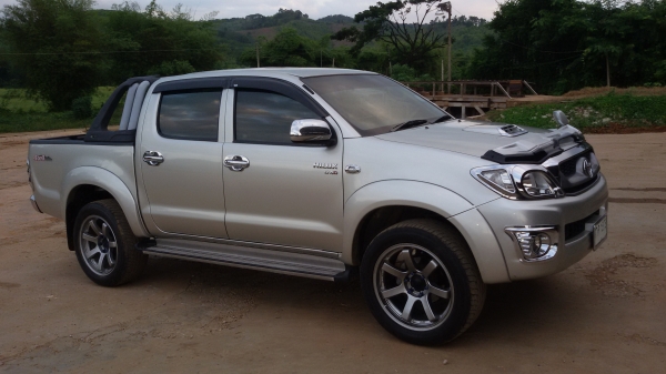 ต้องการขายรถสี่ประตู โฟร์วิล โตโยต้าวีโก้ ดีโฟดี 2.5