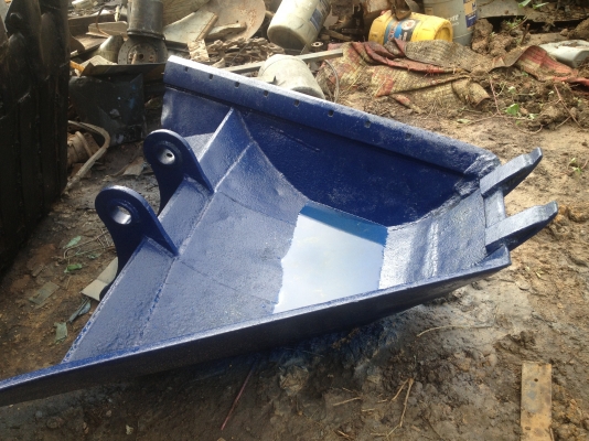 ขายบุ้งกี้ใส่ตักดิน+ตักล่อง 2ใบละ15000 ใส่PC120-1-2-3-5.