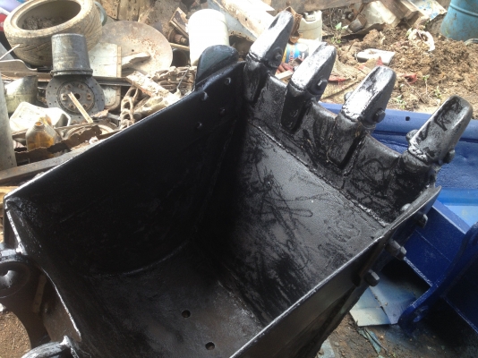 ขายบุ้งกี้ใส่ตักดิน+ตักล่อง 2ใบละ15000 ใส่PC120-1-2-3-5.