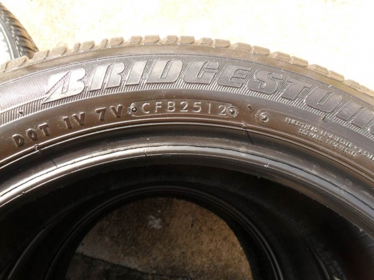 ยาง บริดสโตน 185/55ขอบ16นิ้ว ปี13 เส้นละ400บาท(เหลือ2เส้น=800)ดอกหนาๆ ยาง บริดสโตน 185/55ขอบ16นิ้ว ปี13 เส้นละ400บาท(เหลือ2เส้น=800)ดอกหนาๆ
