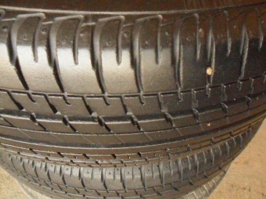 ยาง บริดสโตน 185/55ขอบ16นิ้ว ปี13 เส้นละ400บาท(เหลือ2เส้น=800)ดอกหนาๆ ยาง บริดสโตน 185/55ขอบ16นิ้ว ปี13 เส้นละ400บาท(เหลือ2เส้น=800)ดอกหนาๆ