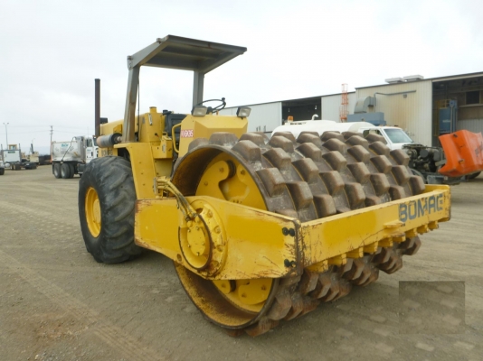 ขายรถบด  BOMAG BW212PD-2 รถเก่านอกนำเข้าจาก USA แท้ 100\% สภาพสวย ไม่เคยใช้งานในไทย เอกสารครบ