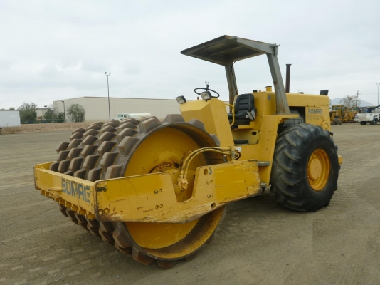 ขายรถบด BOMAG BW212PD-2 รถเก่านอกนำเข้าจาก USA แท้ 100\% สภาพสวย ไม่เคยใช้งานในไทย เอกสารครบ ขายรถบด BOMAG BW212PD-2 รถเก่านอกนำเข้าจาก USA แท้ 100\% สภาพสวย ไม่เคยใช้งานในไทย เอกสารครบ