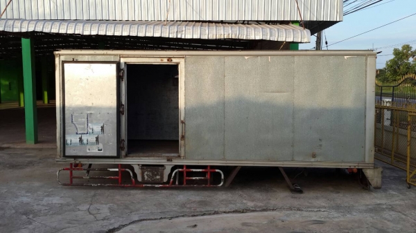 ขายตู้แห้ง 5.5. เมตร  ถอดมาจาก HINO MEGA