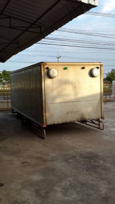 ขายตู้แห้ง 5.5. เมตร  ถอดมาจาก HINO MEGA