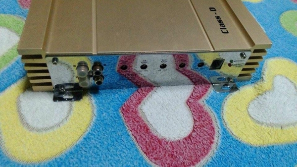 แอมป์คลาสดี GRATIA 1700W เกาหลีแท้รุ่นเก่า มือสองสภาพนางฟ้า กล่องยังอยู่ครับ เดิมๆไม่เคยซ่อม ขับซับ10-12นิ้วกระจุย ขาย 5800 บาท ย้ำครับสภาพสวยจริงๆ