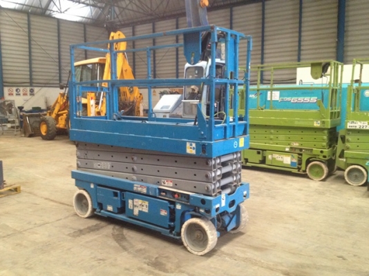 ขายรถลิฟย์ GENIE GS2632 สภาพพร้อมใช้งาน ติดต่อ อำพล 090-9694506/080-3031241