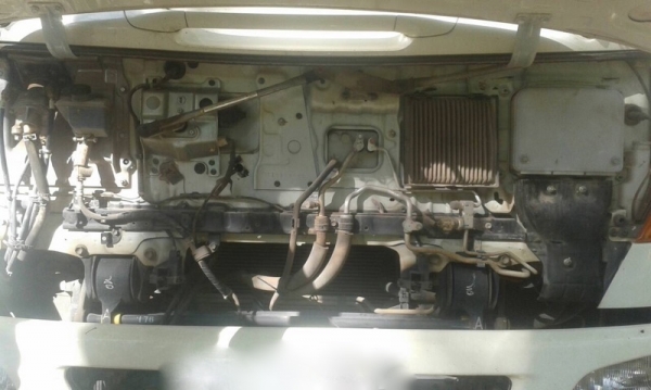 รถฮีโน่ 6 ล้อดั้ม  175  แรงม้า. ปี 54  สนใจติดต่อ 081 - 6079515