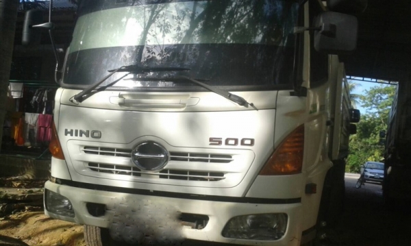 รถฮีโน่ 6 ล้อดั้ม  175  แรงม้า. ปี 54  สนใจติดต่อ 081 - 6079515