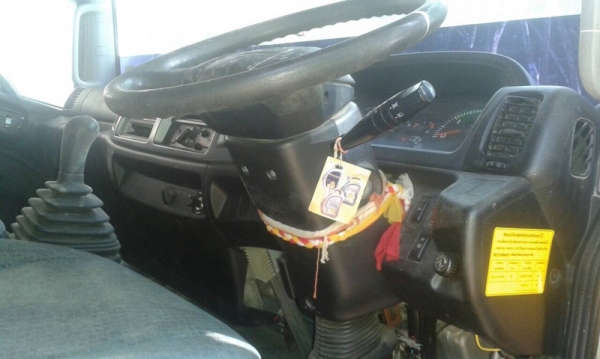 รถฮีโน่ 6 ล้อดั้ม  175  แรงม้า. ปี 54  สนใจติดต่อ 081 - 6079515