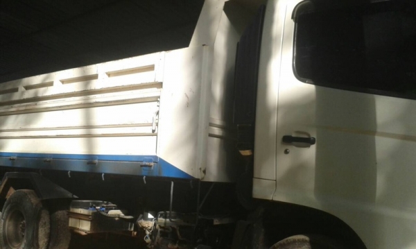 รถฮีโน่ 6 ล้อดั้ม  175  แรงม้า. ปี 54  สนใจติดต่อ 081 - 6079515