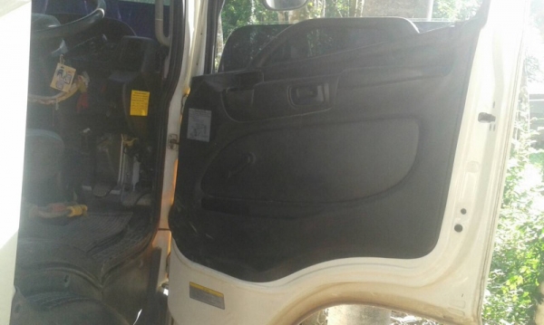 รถฮีโน่ 6 ล้อดั้ม  175  แรงม้า. ปี 54  สนใจติดต่อ 081 - 6079515