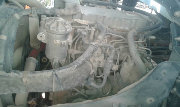 รถฮีโน่ 6 ล้อดั้ม  175  แรงม้า. ปี 54  สนใจติดต่อ 081 - 6079515