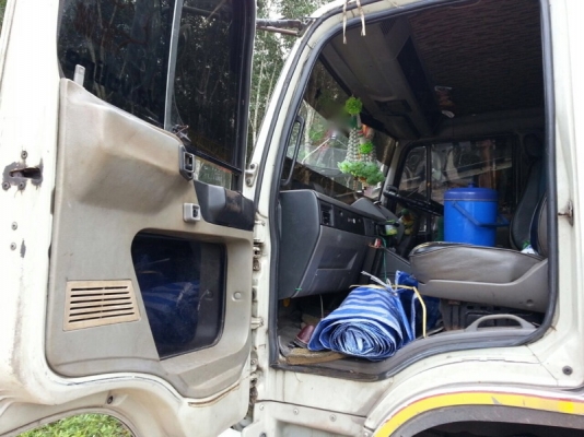 รถฮีโน่ 10 ล้อ รั้ว ( ไม่ดั้ม ) FN3H 195 แรงม้า. สนใจติดต่อ 081 - 6079515 รถฮีโน่ 10 ล้อ รั้ว ( ไม่ดั้ม ) FN3H 195 แรงม้า. สนใจติดต่อ 081 - 6079515