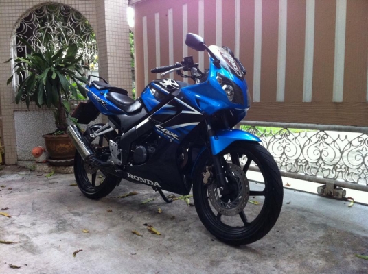 ขออนุญาติขาย HONDA CBR 150 สตา์ร์ทมือ สภาพเดิมครบๆ โอนให้ฟรีครับ
