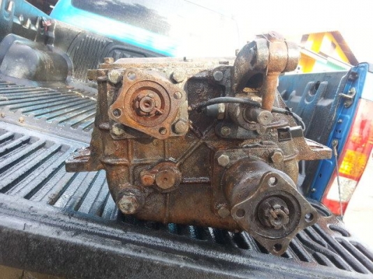 สำหรับ ทุกท่านที่ สนใจ เกียร์ สโล จี๊บ ใส่กับหกล้อ 85 ถึง 140 HP ลูกนี้จัดส่งให้กับ คุณ ว้าน พิจิตร เหลืออีกลูกเดียวครับ ลูกสุดท้าย