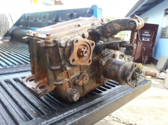 สำหรับ ทุกท่านที่ สนใจ เกียร์ สโล จี๊บ ใส่กับหกล้อ 85 ถึง 140 HP ลูกนี้จัดส่งให้กับ คุณ ว้าน พิจิตร เหลืออีกลูกเดียวครับ ลูกสุดท้าย