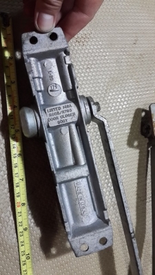 เครื่องปิดประตู อัตโนมัติ Yale MADE IN U.S.A