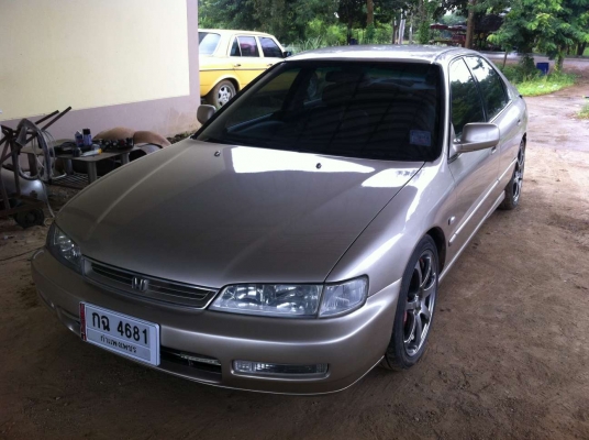 ลดราคาขายด่วน HONDA ACCORD VTI ปี 1997 ตัวTOP เกียร์ออโต้ เพิ่งติดแก๊ส
