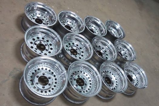 หยดน้ำ Enkei2ชิ้นแท้ japan 15x8.5 ET-27 ชุดละ15000บาท