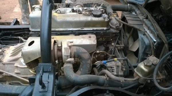 ขายหัวคัสซีช่วงต่อดั้ม 6 ล้อ CANTER ปี 46 เครื่อง 4D34 Turbo 140 แรงม้า คัสซีสวยตลอดเส้น มีเกียร์ฝาก พวงมาลัยพาวเวอร์ แอร์เย็น เก๋งสวยไม่ผุ ทะเบียนพร้อมโอนครับ