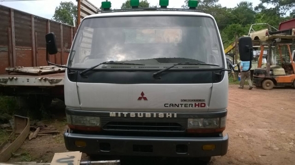 ขายหัวคัสซีช่วงต่อดั้ม 6 ล้อ CANTER ปี 46 เครื่อง 4D34 Turbo 140 แรงม้า คัสซีสวยตลอดเส้น มีเกียร์ฝาก พวงมาลัยพาวเวอร์ แอร์เย็น เก๋งสวยไม่ผุ ทะเบียนพร้อมโอนครับ