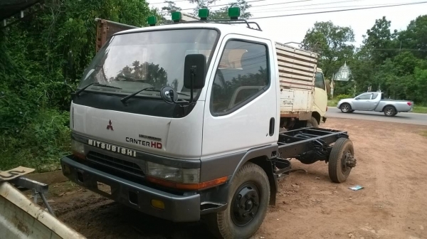 ขายหัวคัสซีช่วงต่อดั้ม 6 ล้อ CANTER ปี 46 เครื่อง 4D34 Turbo 140 แรงม้า คัสซีสวยตลอดเส้น มีเกียร์ฝาก พวงมาลัยพาวเวอร์ แอร์เย็น เก๋งสวยไม่ผุ ทะเบียนพร้อมโอนครับ