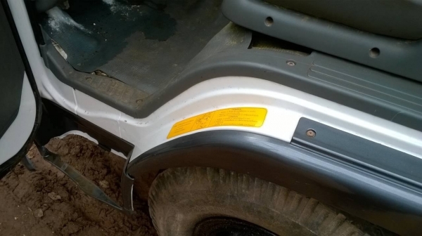 ขายหัวคัสซีช่วงต่อดั้ม 6 ล้อ CANTER ปี 46 เครื่อง 4D34 Turbo 140 แรงม้า คัสซีสวยตลอดเส้น มีเกียร์ฝาก พวงมาลัยพาวเวอร์ แอร์เย็น เก๋งสวยไม่ผุ ทะเบียนพร้อมโอนครับ