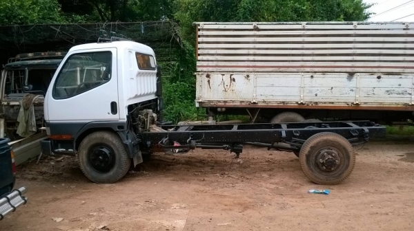 ขายหัวคัสซีช่วงต่อดั้ม 6 ล้อ CANTER ปี 46 เครื่อง 4D34 Turbo 140 แรงม้า คัสซีสวยตลอดเส้น มีเกียร์ฝาก พวงมาลัยพาวเวอร์ แอร์เย็น เก๋งสวยไม่ผุ ทะเบียนพร้อมโอนครับ