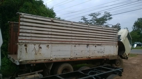 ขาย 6 ล้อ KM779 ยาว 5.50 เมตร เครื่อง WO4D 117 แรงม้า คัสซีสวยตลอดเส้น เฟืองท้ายของ FC4J ยางเต็ม ทะเบียนพร้อมโอน ราคาต่อรองได้