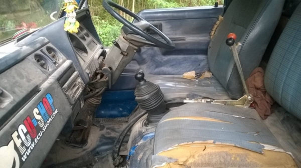 ขายรถดั้ม 4 ล้อ TOYOTA เครื่อง 90 แรงม้า คัสซีสวยตลอดเส้น ดั้มสวย เกียร์สั้น ทะเบียน ม.79 พร้อมโอน ราคาต่อรองได้