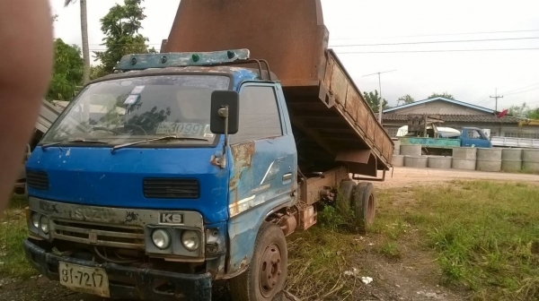 ขายรถ 6 ล้อดั้มหินทรายร้านวัสดุ คัสซีชีตาร์สวยตลอดเส้น เครื่อง 4BE1 110 แรงม้า วางหัว KS ทะเบียนพร้อมโอน ราคาต่อรองได้