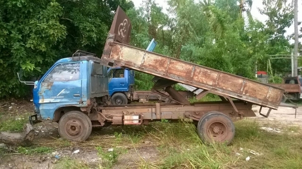 ขายรถ 6 ล้อดั้มหินทรายร้านวัสดุ คัสซีชีตาร์สวยตลอดเส้น เครื่อง 4BE1 110 แรงม้า วางหัว KS ทะเบียนพร้อมโอน ราคาต่อรองได้