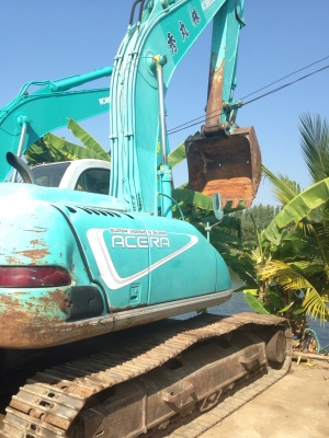 ขายด่วน KOBELCO SK200-2  มาร์คไฟว์  เก่าญี่ปุ่นยังไม่ได้ใช้งานในไทย สภาพสวย เครื่องปั้มดี   6000 ชม. เอวแน่น ไฟฟ้าครบ
