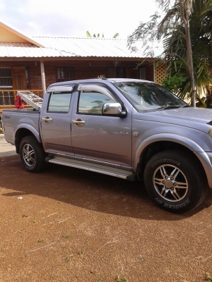 ขายด่วน อีซูซุ 4 ประตู ขายด่วน อีซูซุ 4 ประตู