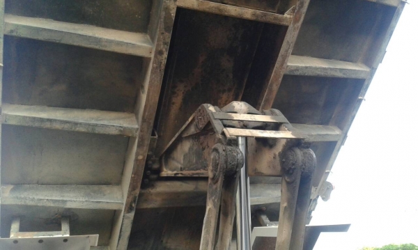 MITSUBISHI  FN527 TF 5xxx 10 ล้อ 2 เพลา ดัมพ์สามมิตรลอนเฉียง มีระบบลากจูง