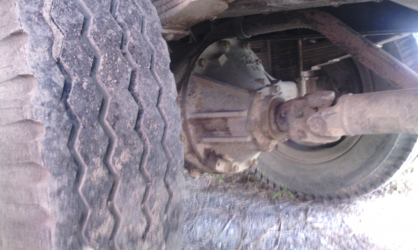 6 ล้อ ISUZU FSR11H 145 HP ยาว 5.5 ม ถังน้ำแฝดสยาม หรือกระบะคาร์โก้