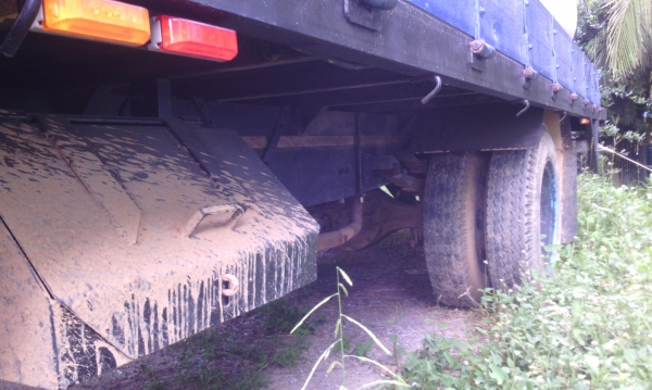 6 ล้อ ISUZU FSR11H 145 HP ยาว 5.5 ม ถังน้ำแฝดสยาม หรือกระบะคาร์โก้