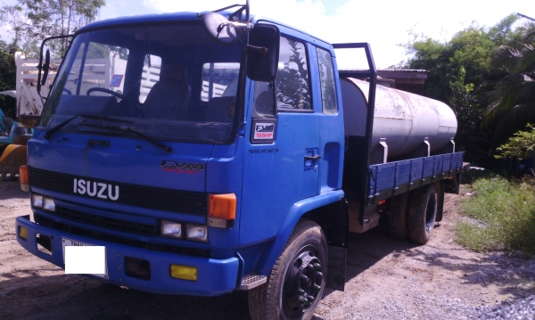 6 ล้อ ISUZU FSR11H 145 HP ยาว 5.5 ม ถังน้ำแฝดสยาม หรือกระบะคาร์โก้