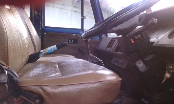 6 ล้อ ISUZU FSR11H 145 HP ยาว 5.5 ม ถังน้ำแฝดสยาม หรือกระบะคาร์โก้