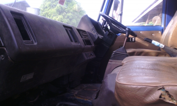 6 ล้อ ISUZU FSR11H 145 HP ยาว 5.5 ม ถังน้ำแฝดสยาม หรือกระบะคาร์โก้