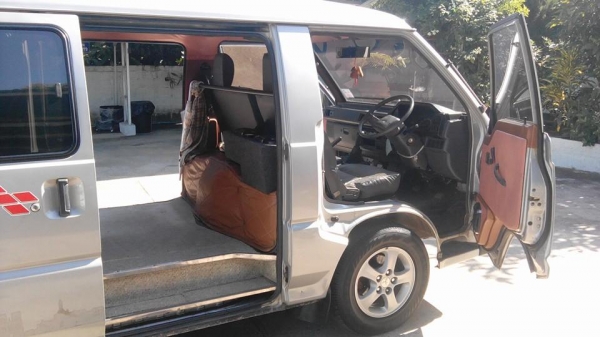 ขายรถตู้มิตซูบิชิ รุ่น L300 ปี2540 ขายรถตู้มิตซูบิชิ รุ่น L300 ปี2540