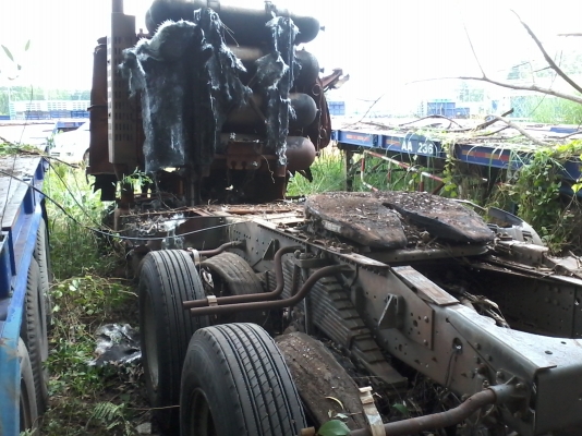 ขายด่วนครับ รถอุบัติเหตุ หัวลาก SINOTRUCK 345 CC. เครื่อง เกียร์ ช่วงล่าง VOLVO .ยังใช้ได้ (เปลี่ยน หัวเก๋ง ยาง ทำสี ใหม่ ก็จบได้เลยครับ)