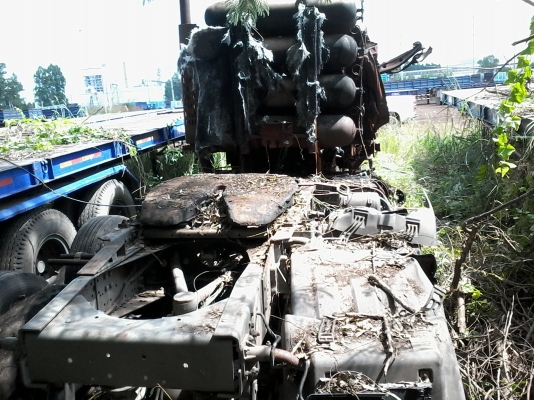 ขายด่วนครับ รถอุบัติเหตุ หัวลาก SINOTRUCK 345 CC. เครื่อง เกียร์ ช่วงล่าง VOLVO .ยังใช้ได้ (เปลี่ยน หัวเก๋ง ยาง ทำสี ใหม่ ก็จบได้เลยครับ)