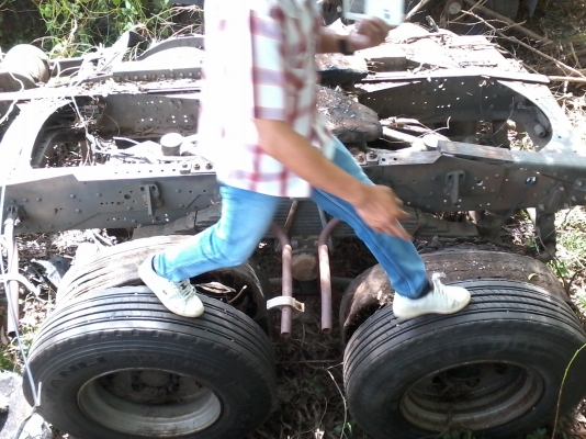 ขายด่วนครับ รถอุบัติเหตุ หัวลาก SINOTRUCK 345 CC. เครื่อง เกียร์ ช่วงล่าง VOLVO .ยังใช้ได้ (เปลี่ยน หัวเก๋ง ยาง ทำสี ใหม่ ก็จบได้เลยครับ)