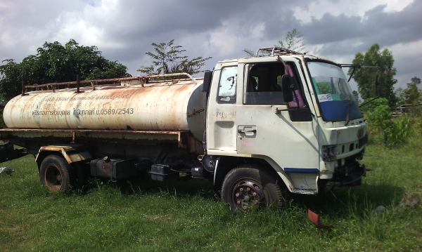 ขายด่วนรถ6ล้อร็อกกี้FSRเครือง6BD1บรรทกนํ้า7000ลิตรหังมีผุ