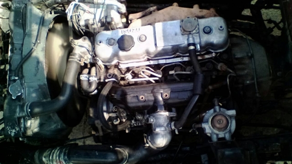 รถสวยคับ สี่ล้อเล็ก อีซูซุ สี่ล้อเล็ก 3059ซีซีปี52ลดราคาเหลือ285000บาท